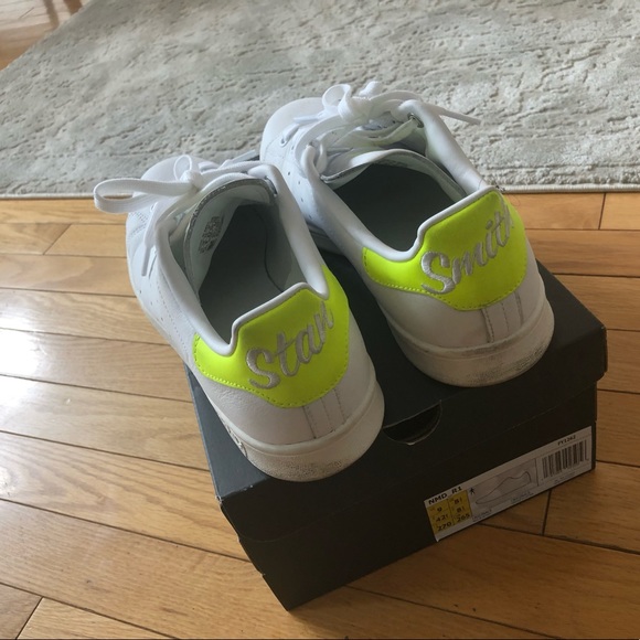 Like new 9/10 Adidas Rare Limited edition mens Neon lime Stan Smiths in SZ 8.5!! - Picture 9 of 10